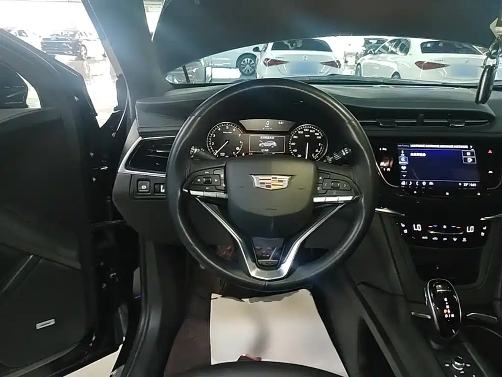 Cadillac XT6 2021 2.0T 6-seater 4WD Luxury фото 11