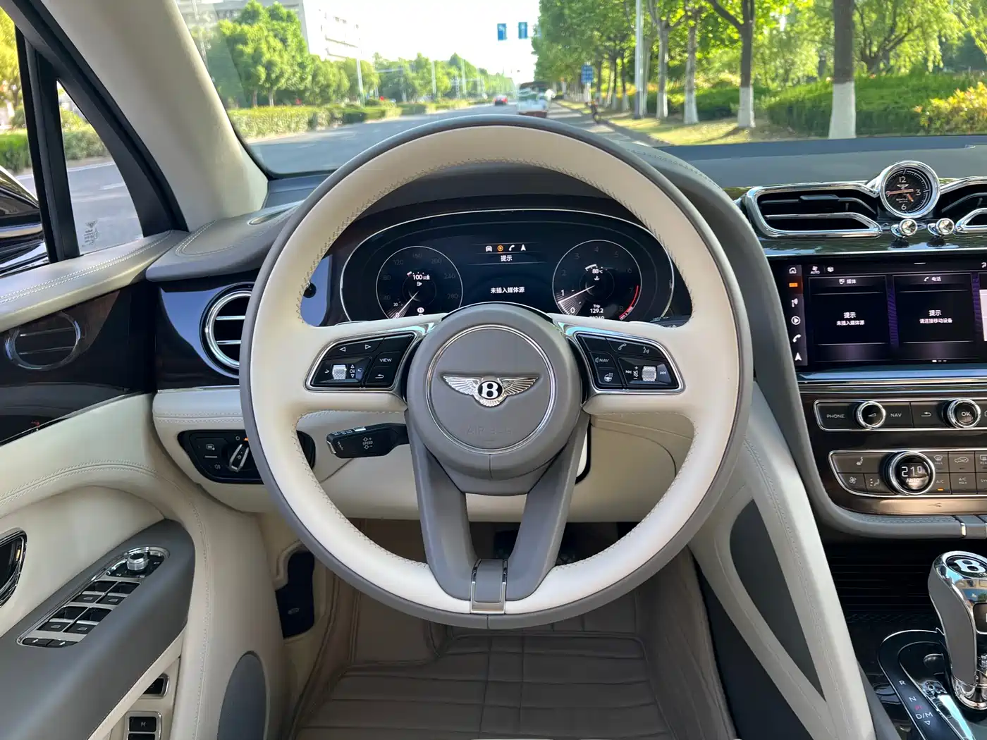 Bentley Bentayga 2021 4.0T V8 фото 11