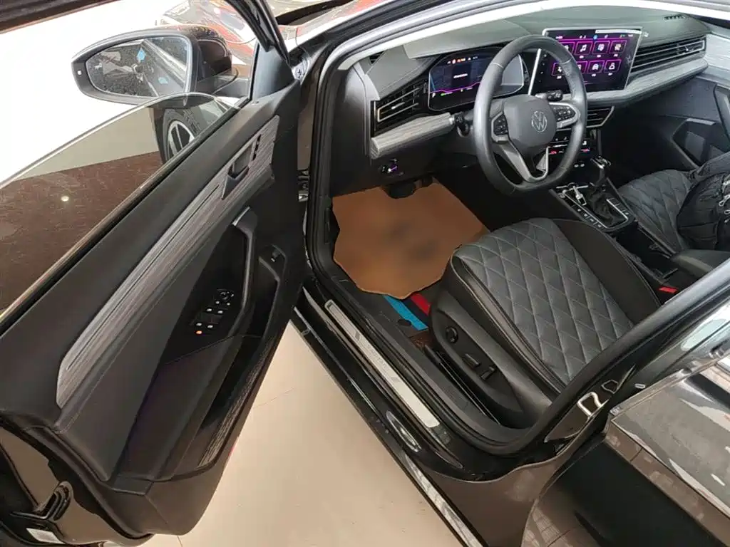 Volkswagen Sagitar 2023 300TSI DSG Excellence Edition фото 16