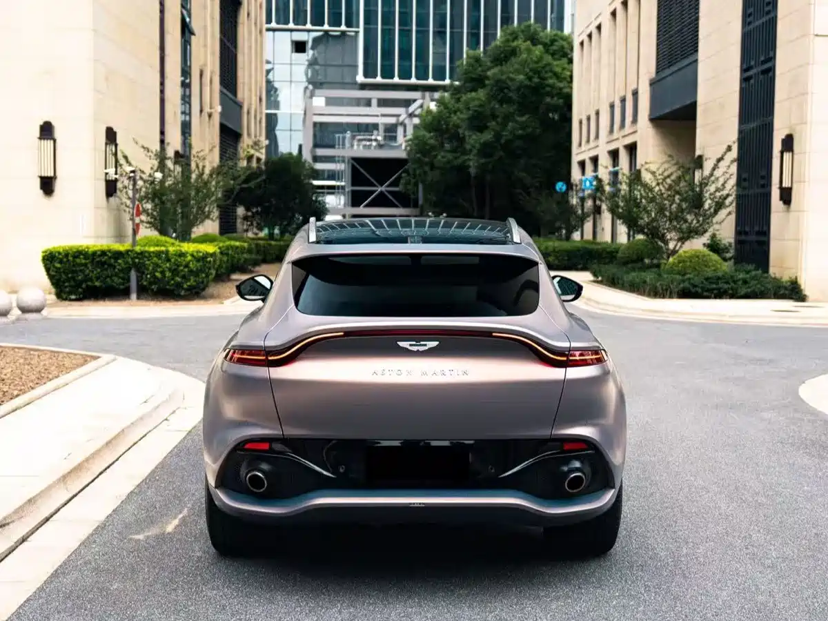 Фото 5 - Aston Martin DBX
