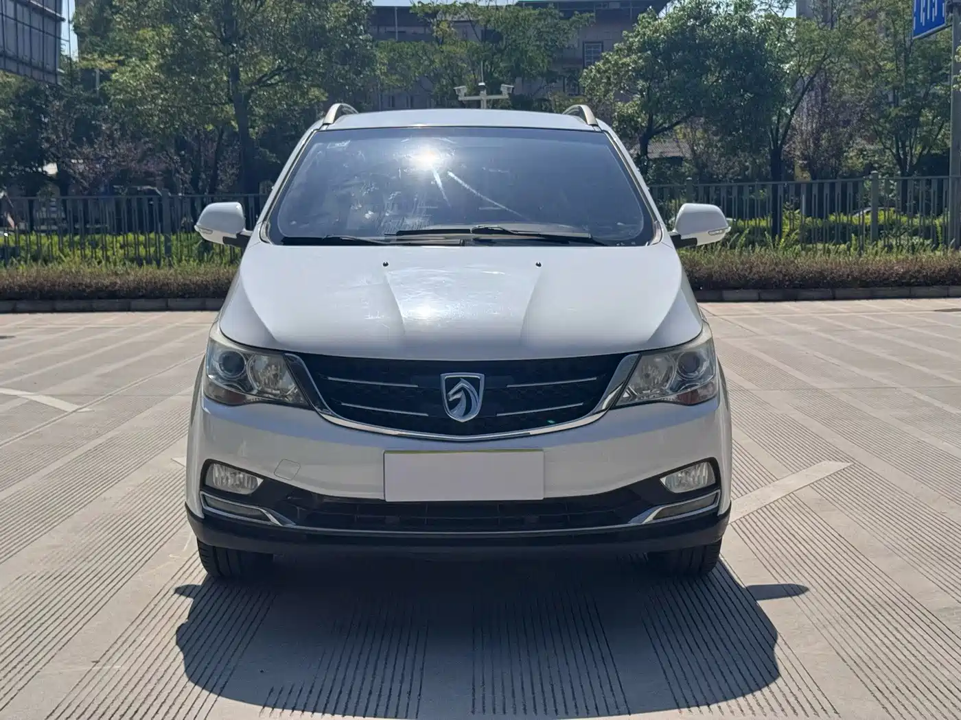 Фото 2 - Baojun 730