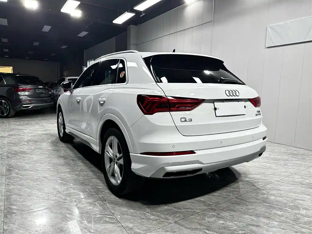 Audi Q3 2022 35 TFSI Fashion Elegance фото 4