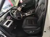 Фото 15 - Geely Atlas