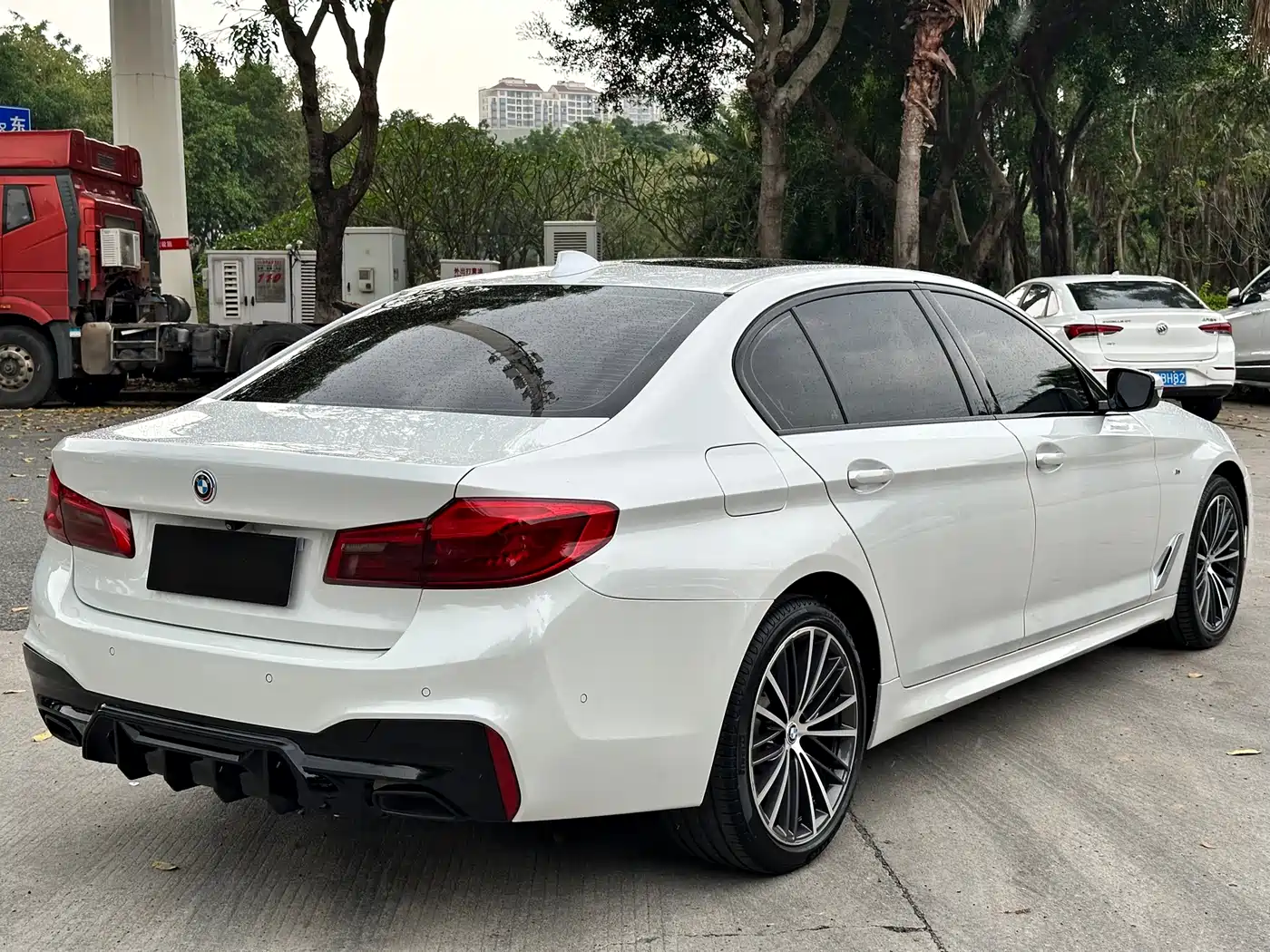 BMW 5 Series 2020 530Li Exclusive M Sport Package фото 7