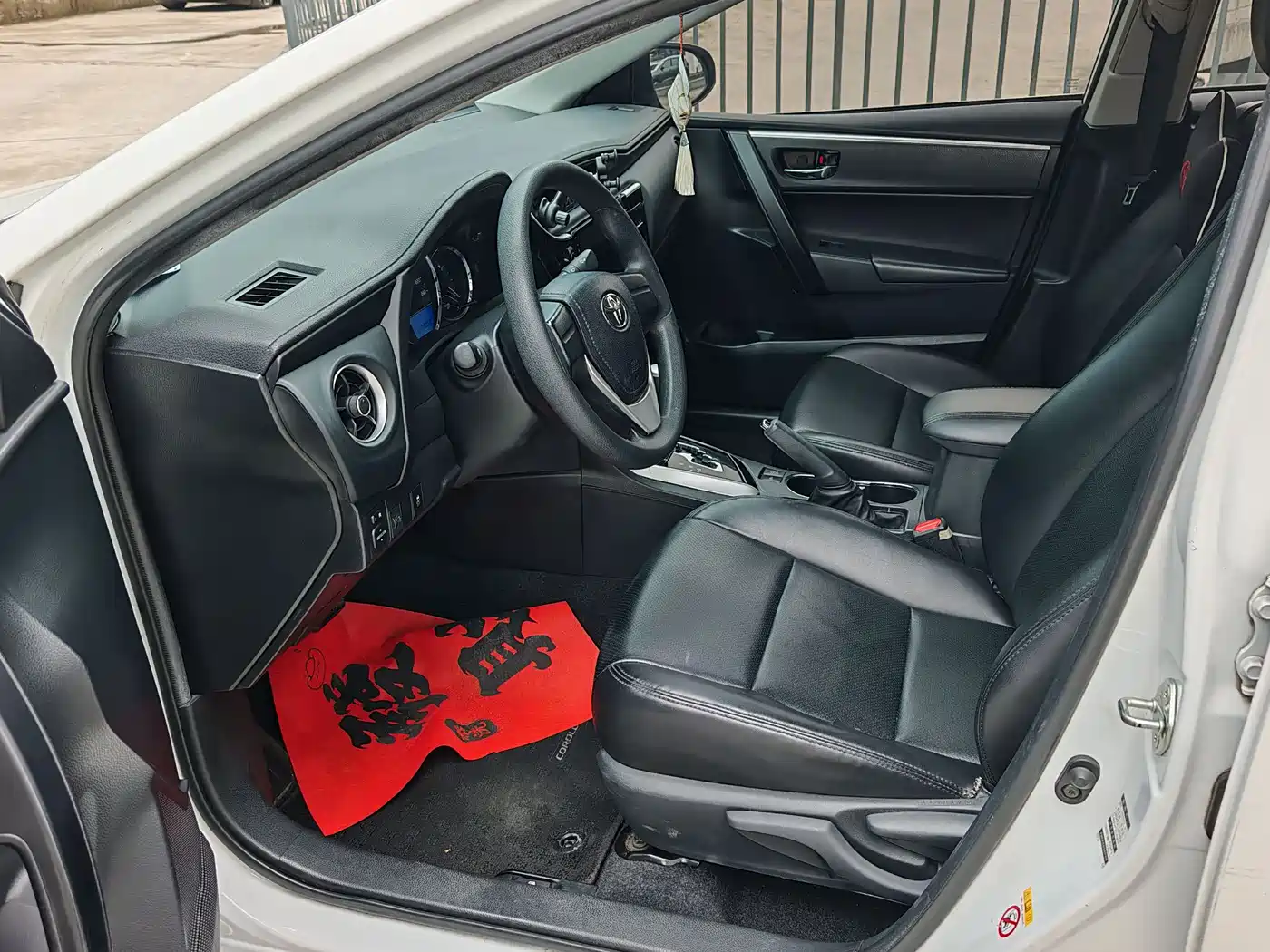 Toyota Corolla 2017 Facelift 1.2T S-CVT GL фото 4