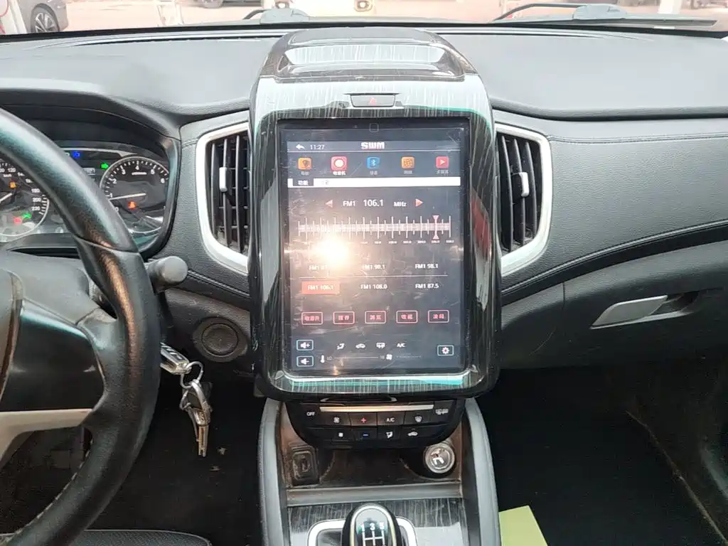 SWM Motor SWM X7 2019 2018 1.8L Manual Comfort 7-Seater