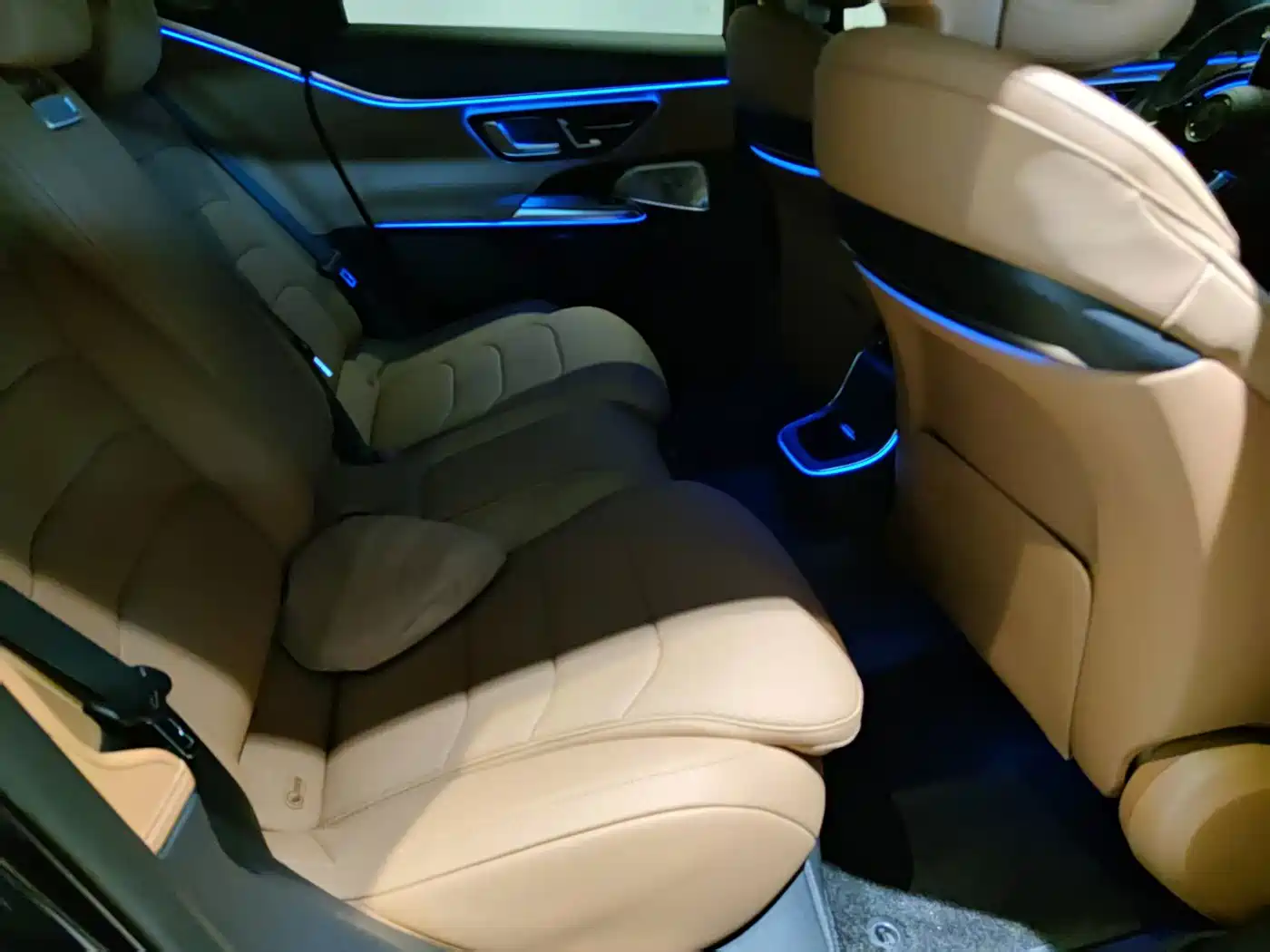 Фото 8 - Mercedes-Benz E-Class