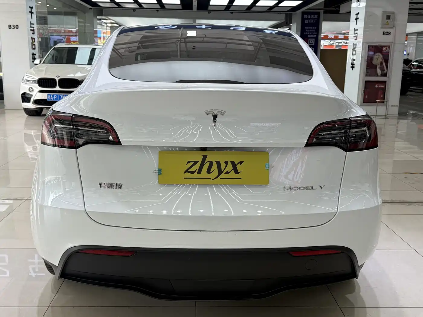 TESLA MODEL Y