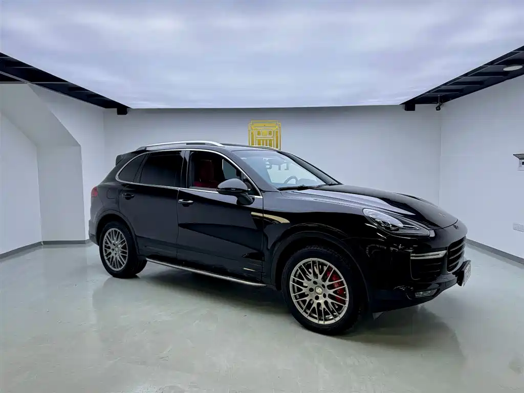 Porsche Cayenne 2016 Cayenne Turbo 4.8T фото 3