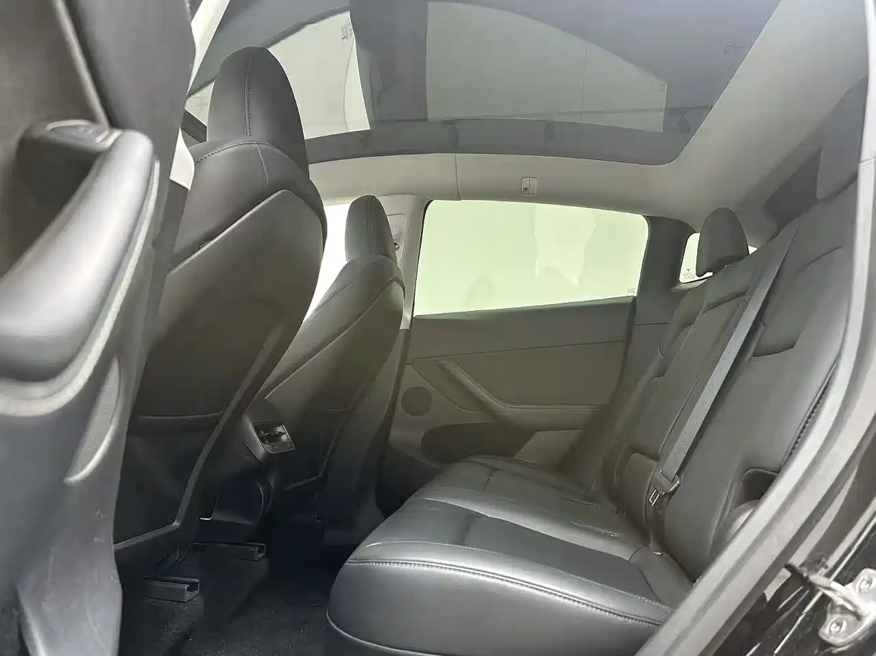 Tesla Model Y 2023 Rear-Wheel Drive Edition фото 8