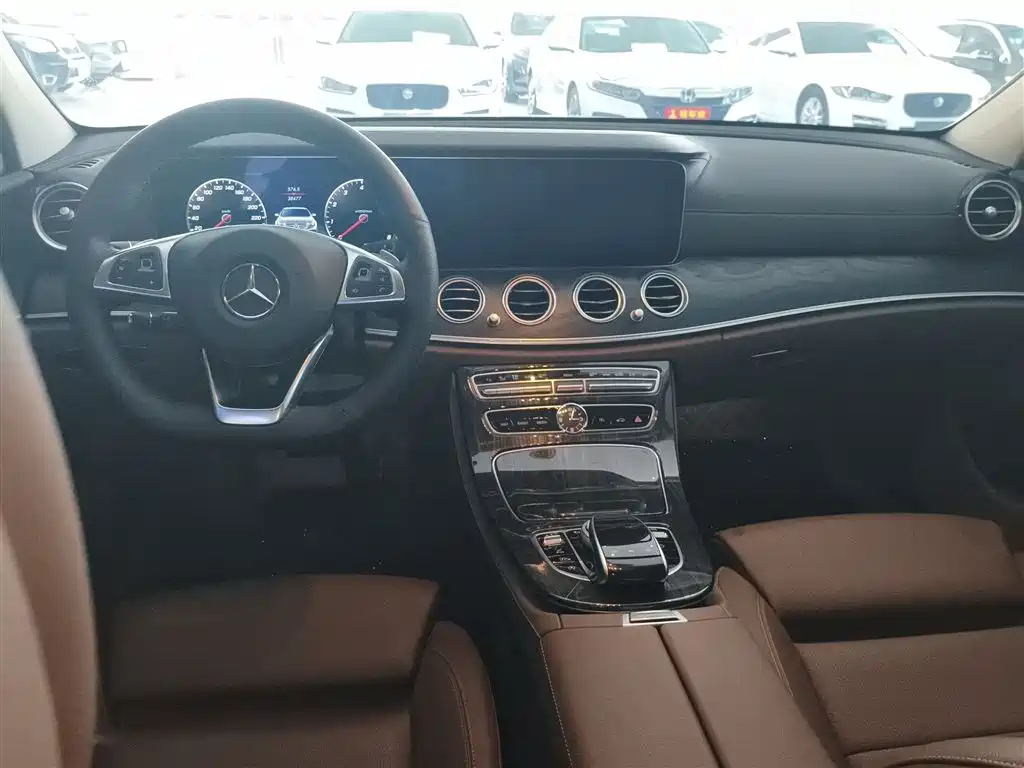 Mercedes-Benz E-Class 2018 E 200 L Sport фото 10