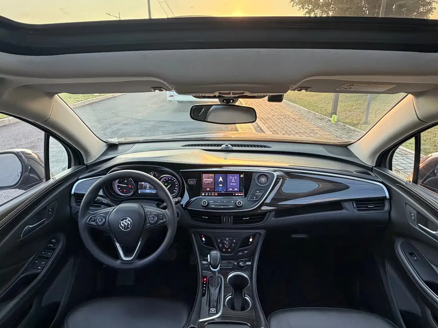Buick Envision Plus 2020 20T FWD Leading фото 10