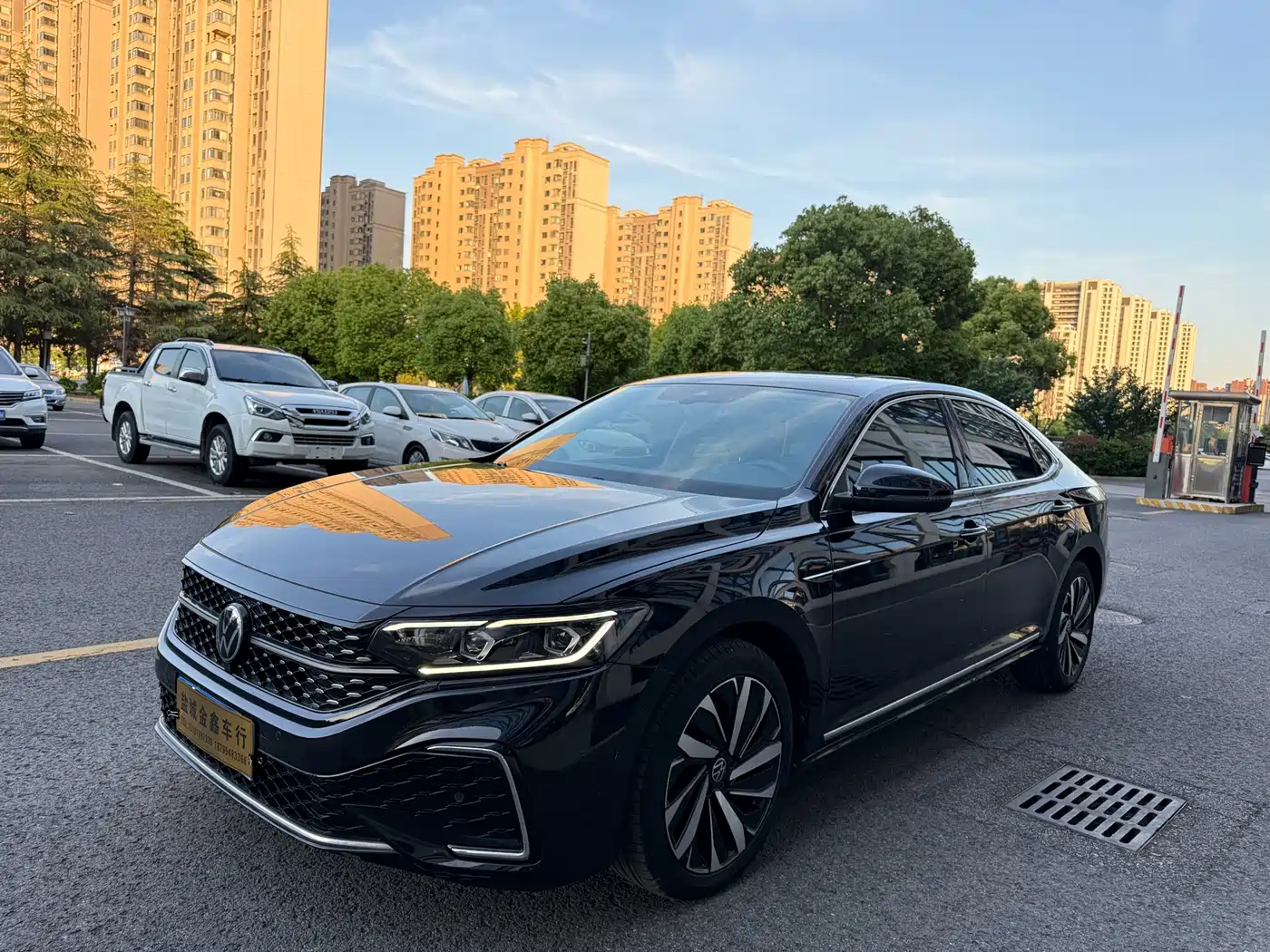 Volkswagen Passat 2022 330TSI Starlight Luxury Edition