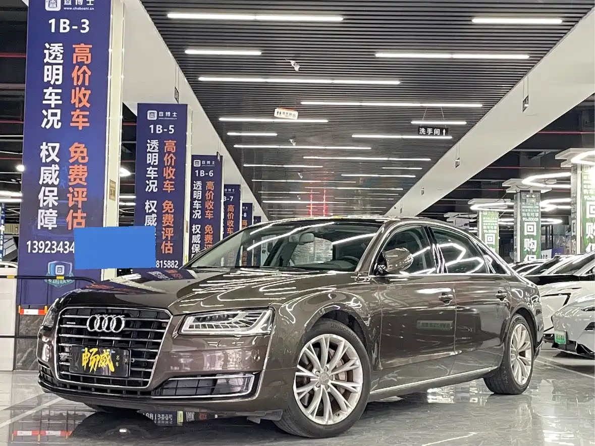 Фото 1 - Audi A8