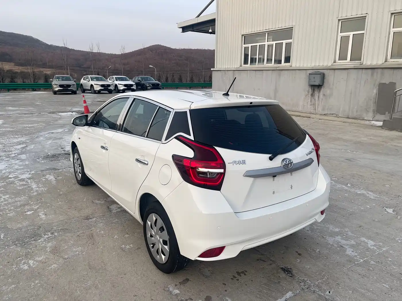 Toyota Vios FS 2022 1.5L CVT Sharp Speed CARE Edition фото 5