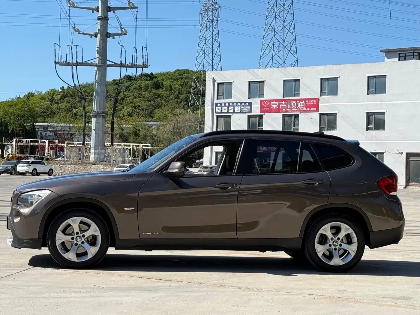 BMW X1 2012 sDrive18i Luxury Model фото 4