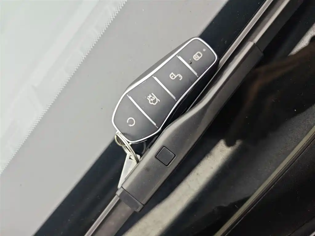BYD Qin L 2025 DM-i Smart Drive Edition 120KM Surpassing фото 17