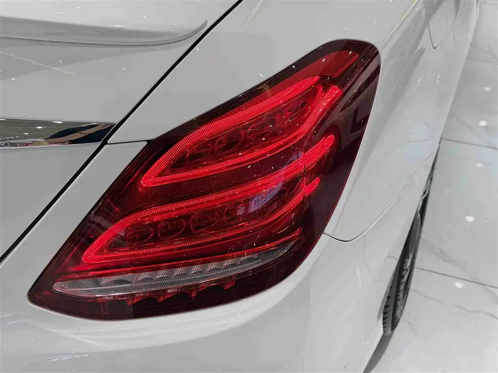 Mercedes-Benz C-Class 2017 Facelift C 200 Sport Edition фото 8