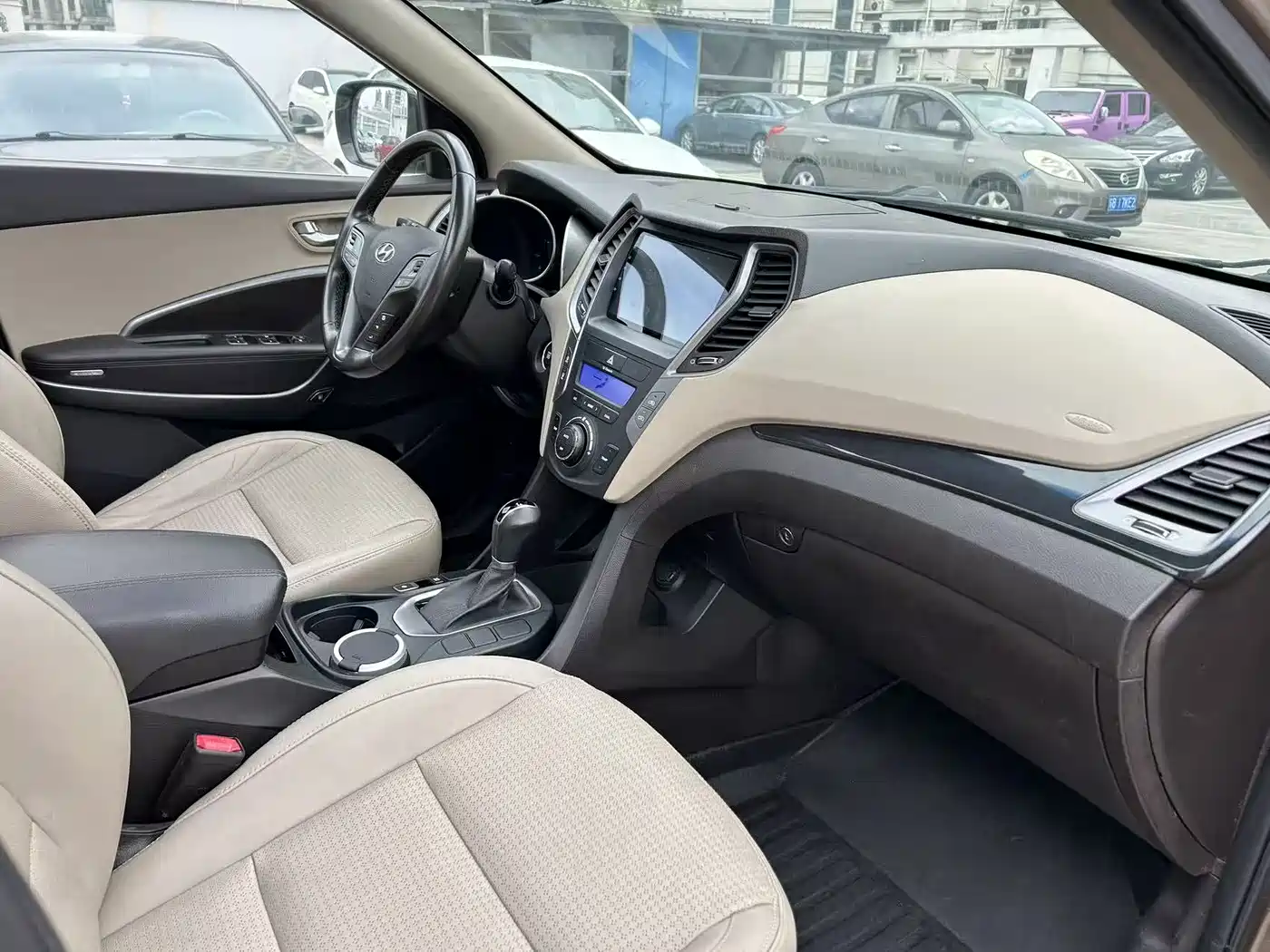 Hyundai Santa Fe 2013 Model 2.4L Automatic 2WD Smart фото 18
