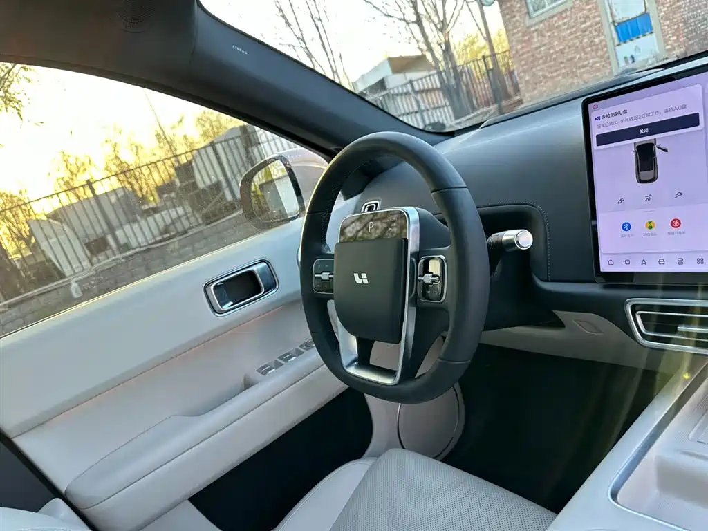 Li Auto IDEAL L6