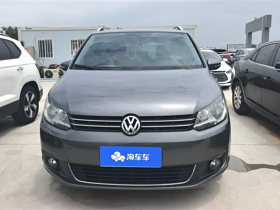 Volkswagen Touran 2015 1.4T Manual Comfort Edition 5-seater фото 2