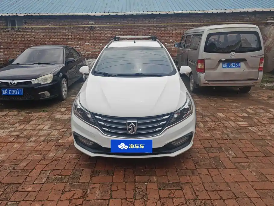 2021 Baojun 310W