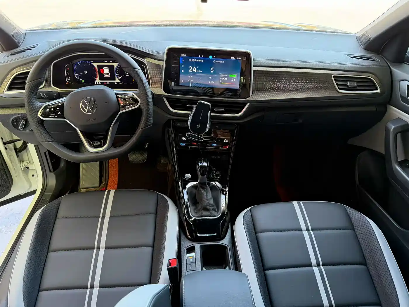 Volkswagen T-ROC 2025 2025 300TSI DSG 2WD Dawn Edition