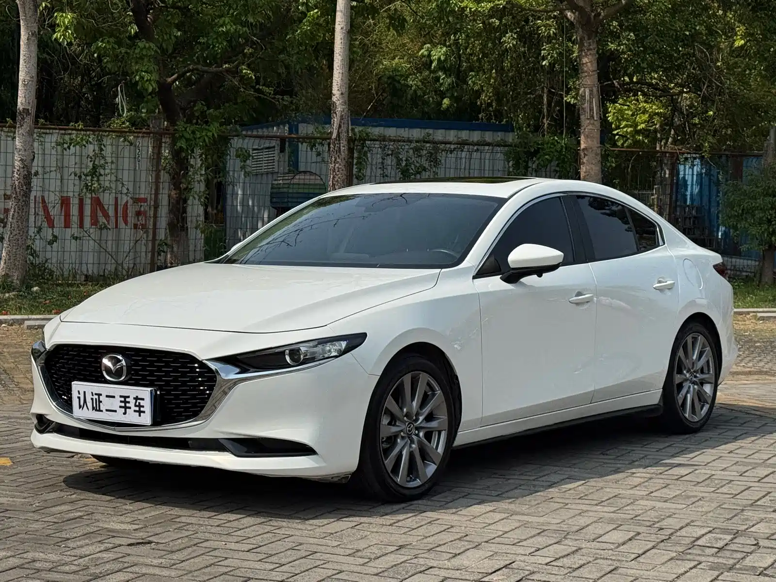 Фото 1 - Mazda Mazda 3