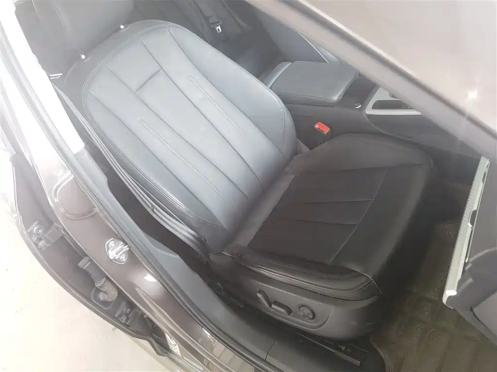 Audi A4L 2017 40 TFSI Fashion Edition фото 20