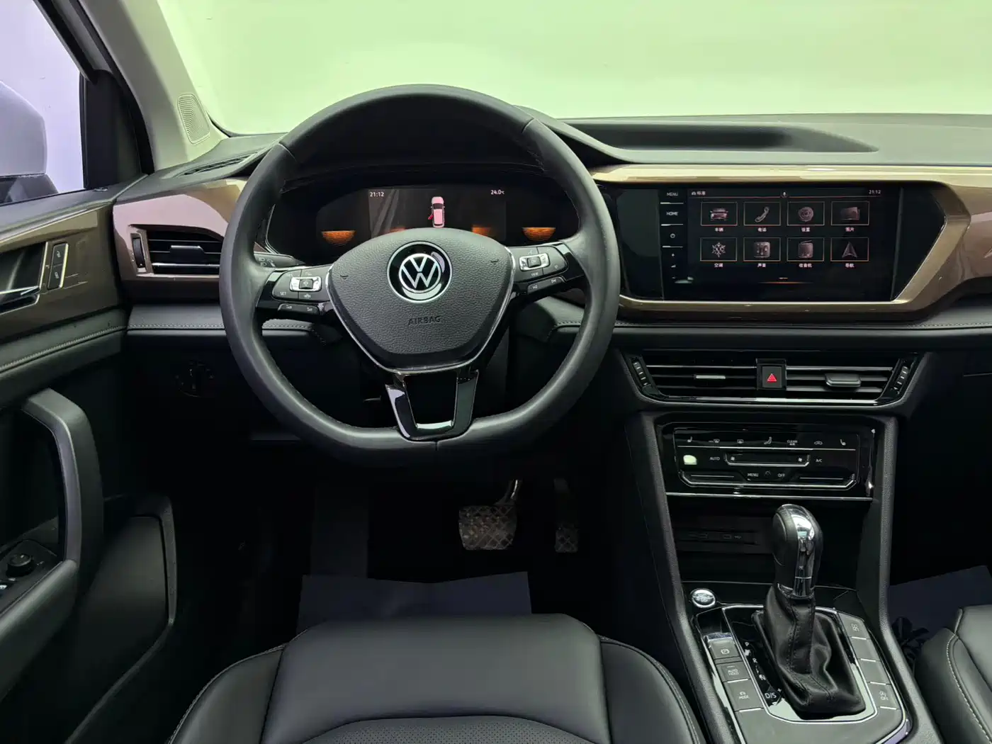 Volkswagen Tharu 2022 280TSI FWD Luxury Edition фото 6