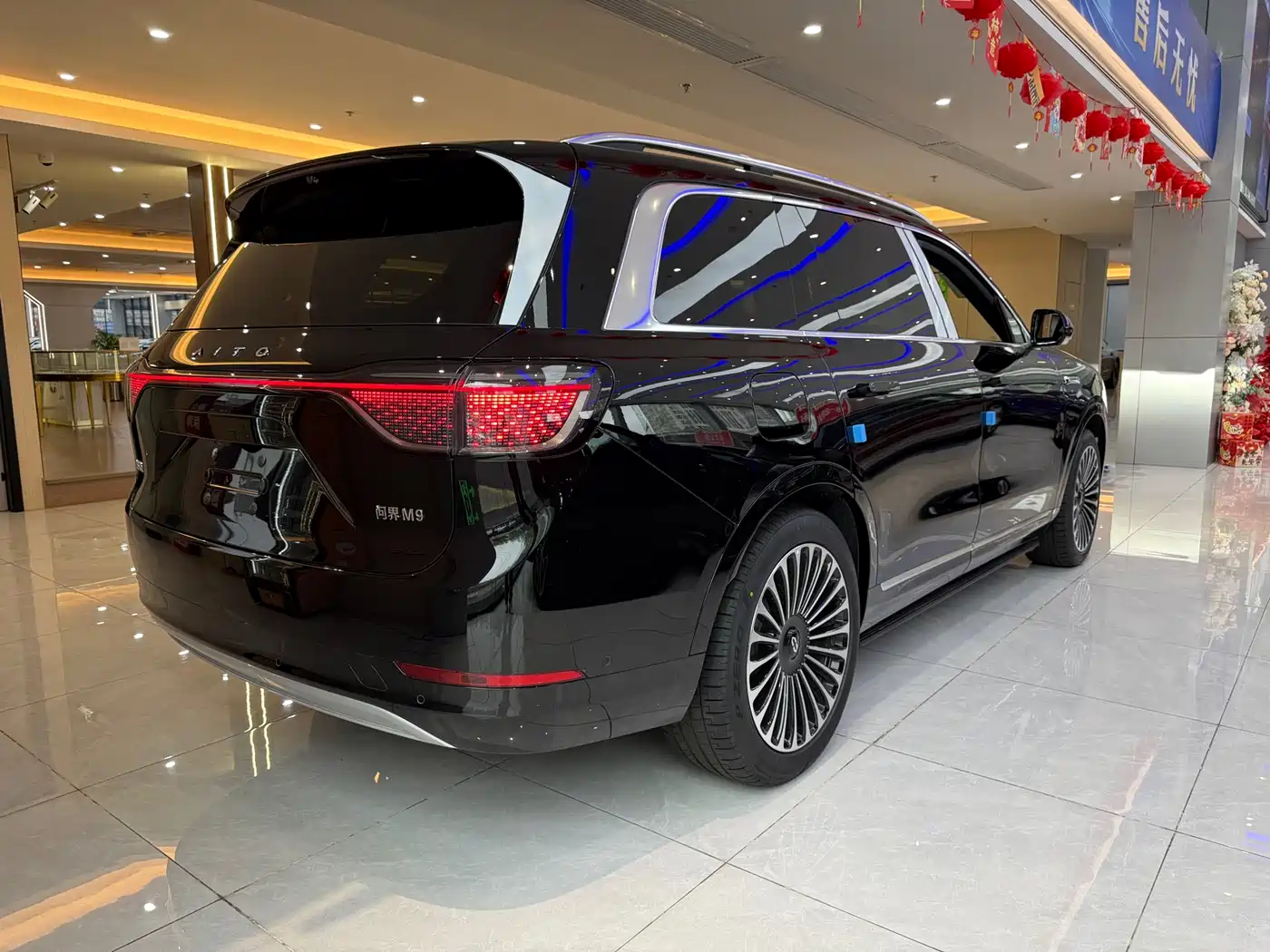 AITO Wenjie AITO M9 2024 Model Extended Range Ultra Edition 52kWh 5-Seater фото 11
