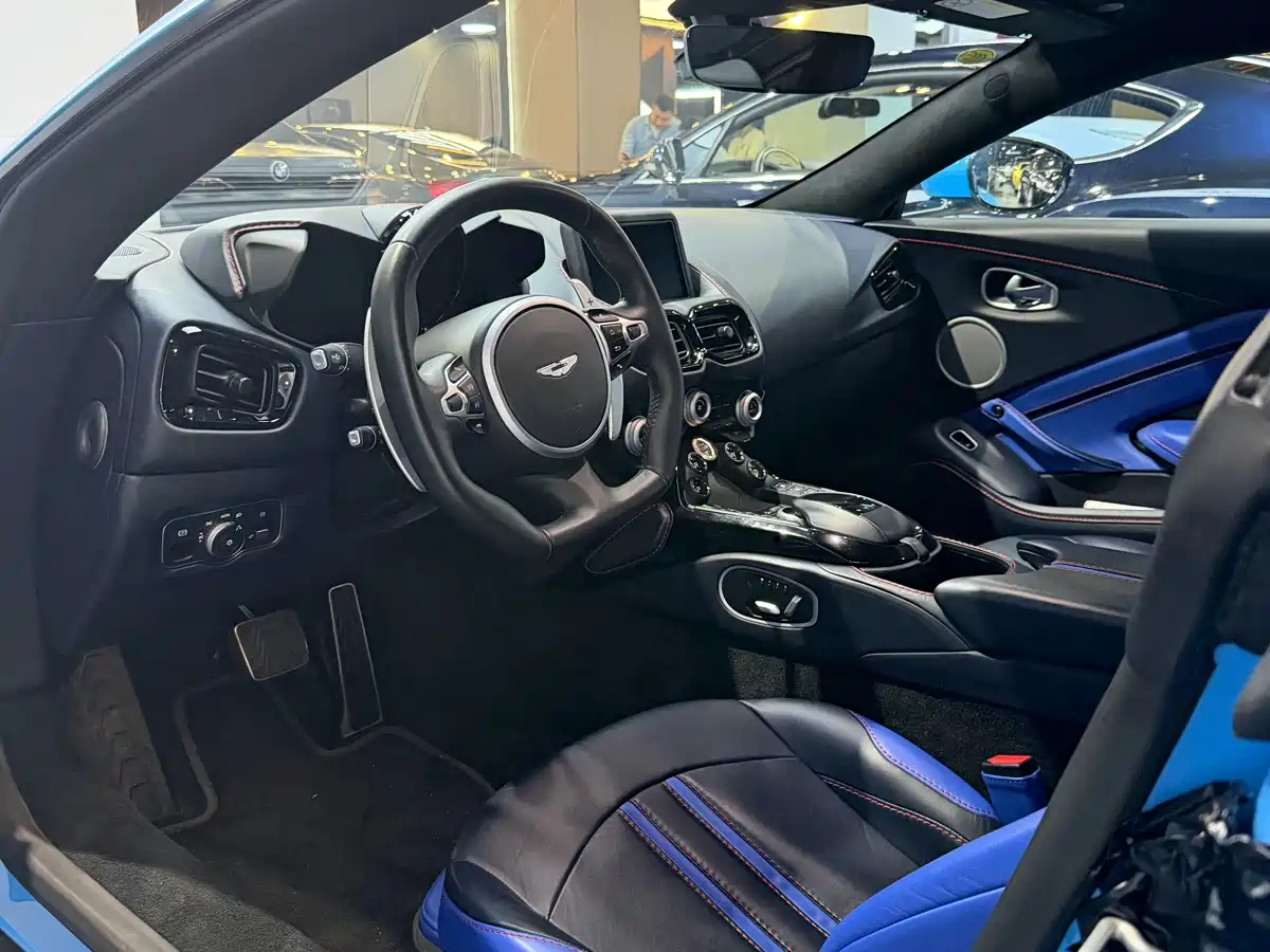 Aston Martin V8 Vantage 2020 2020 4.0T V8 Coupe 007 Edition