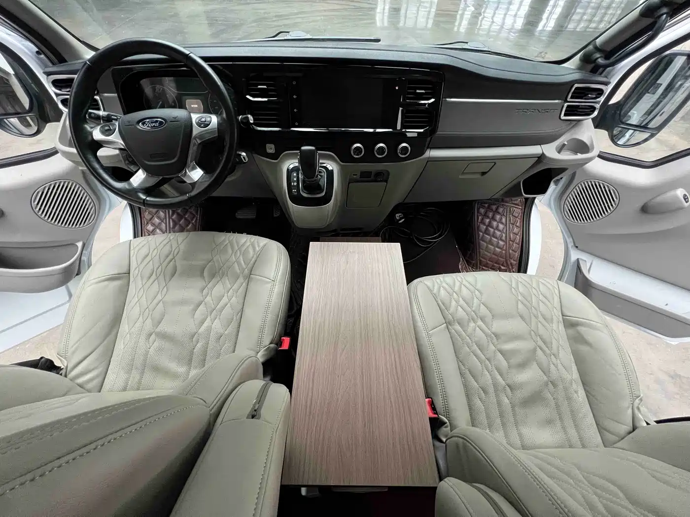 Ford New Generation Transit 2022 2.2T Manual Luxury Passenger Van Pro Medium Wheelbase 9-Seater Medium-High Roof фото 8