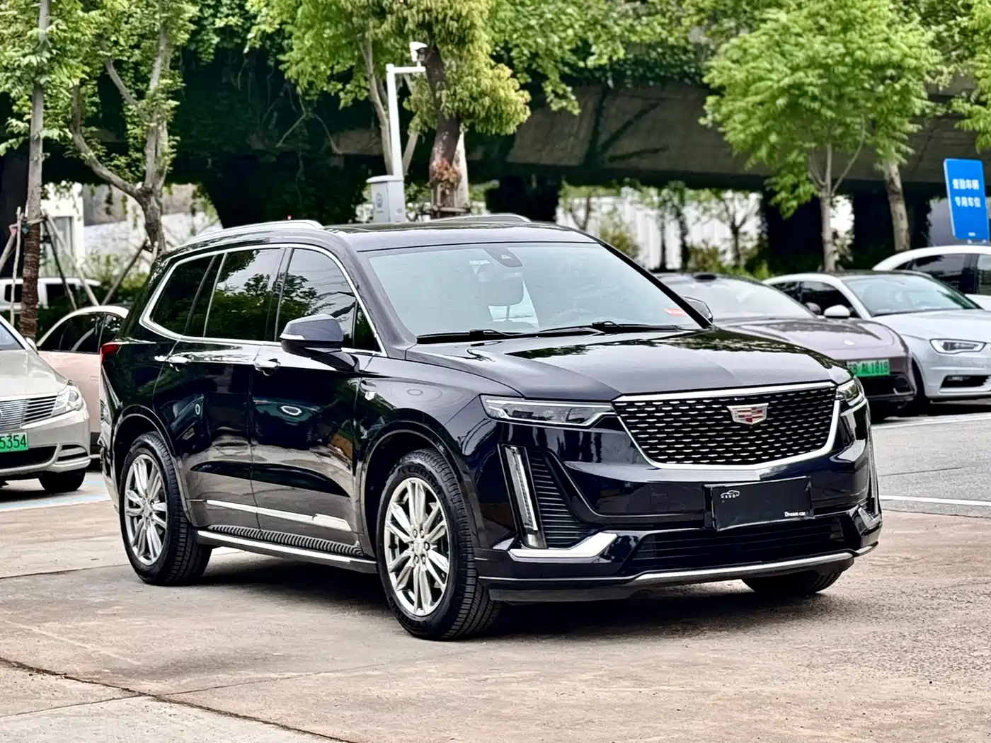 CADILLAC XT6