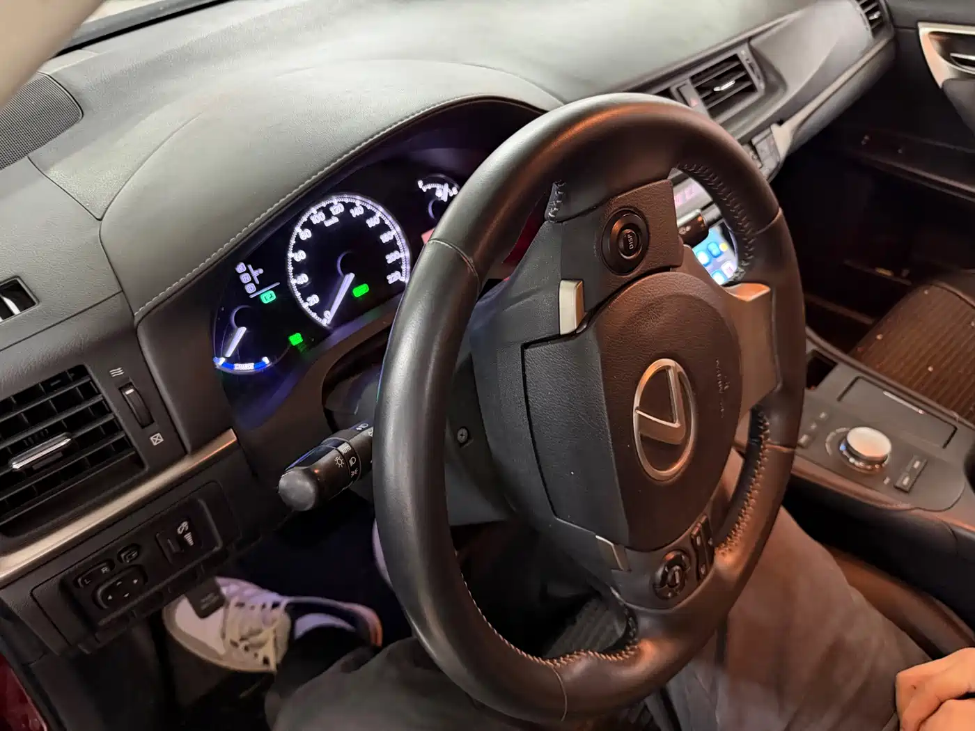 Фото 9 - Lexus CT