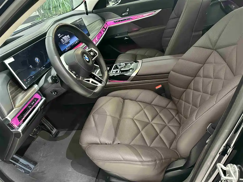 BMW 7 Series 2023 Model 740Li Leading M Sport Package фото 10