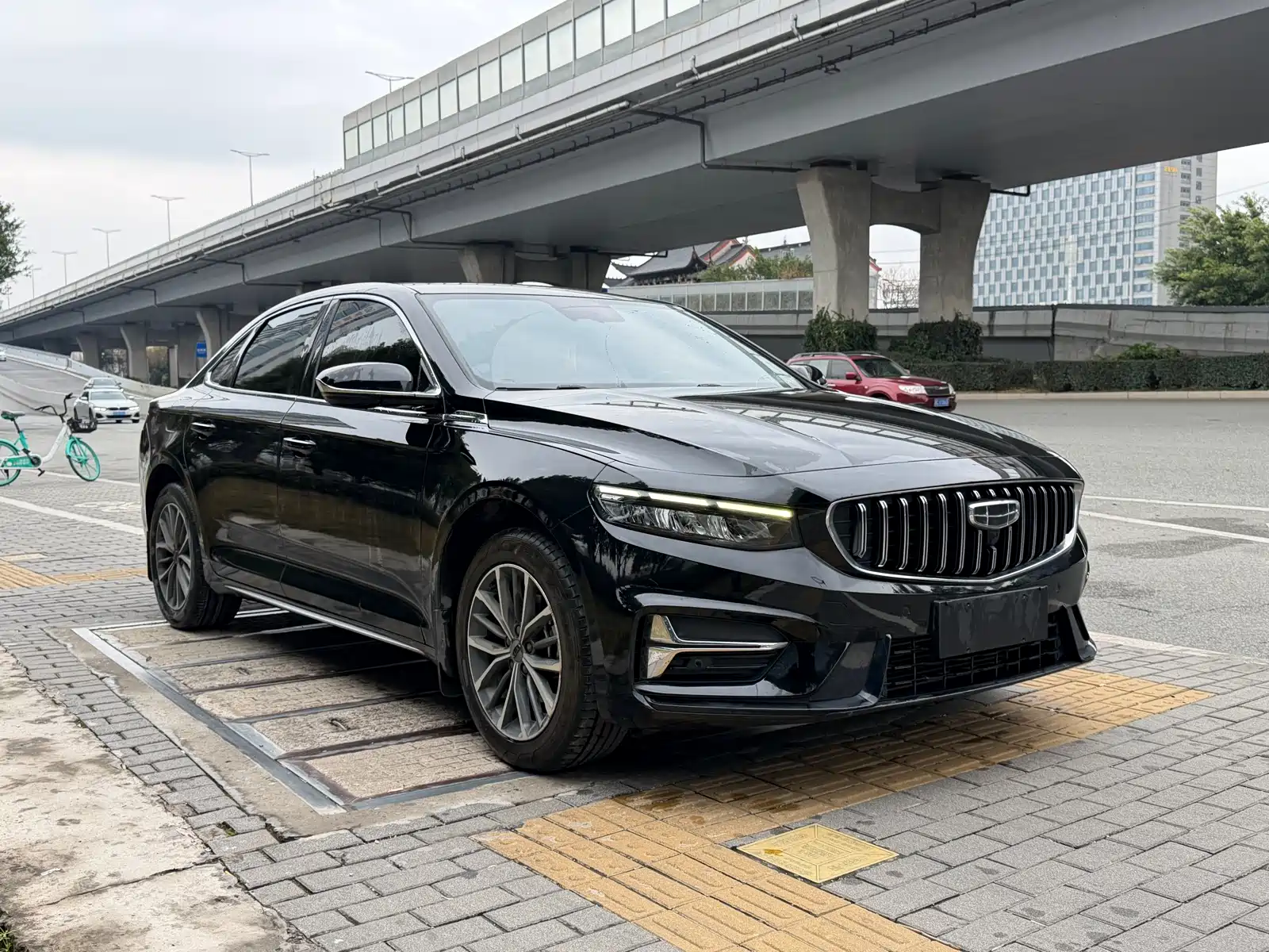 Фото 3 - Geely Preface