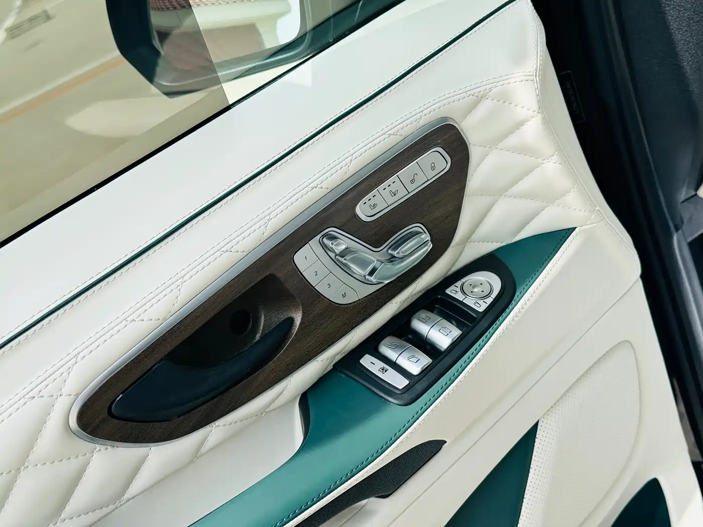 Mercedes-Benz Vito 2023 2.0T Elite 7-Seater фото 15