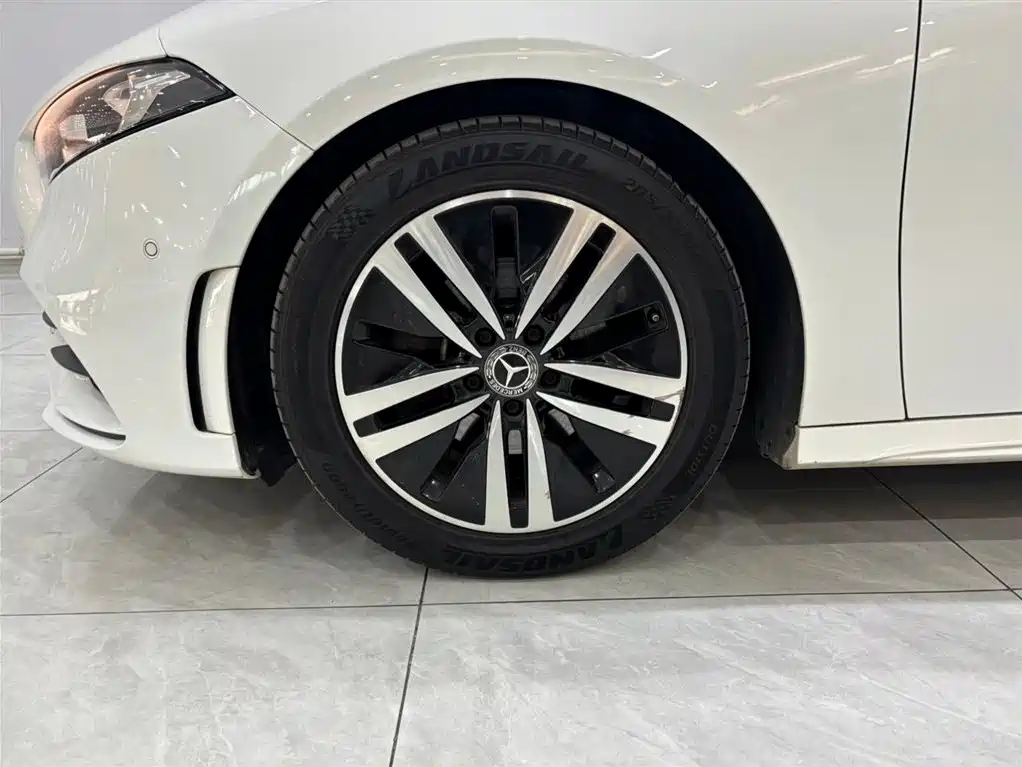 Mercedes-Benz A-Class 2019 A 180 L Sport Sedan фото 16