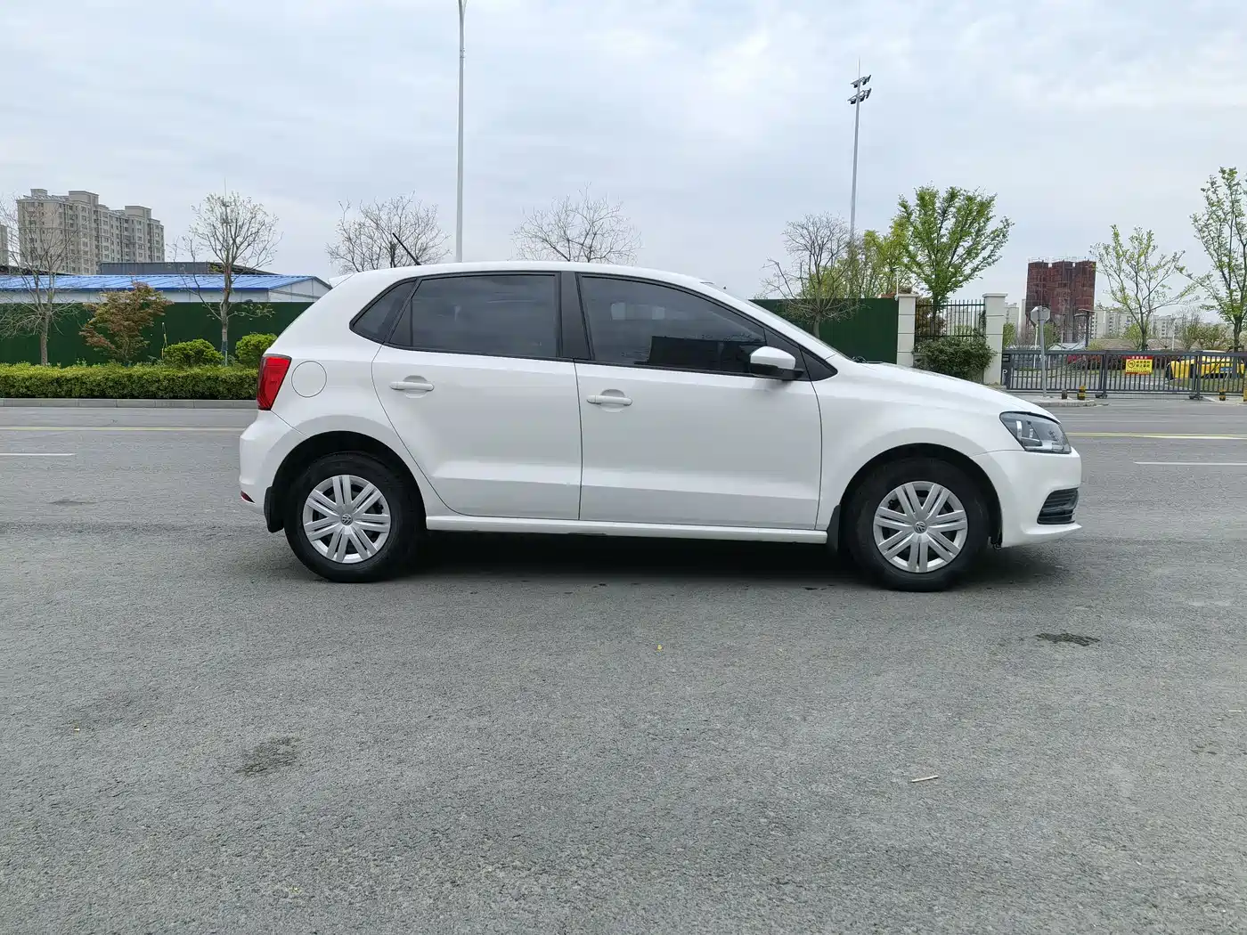 Volkswagen Polo 2016 1.4L Manual Trend фото 8