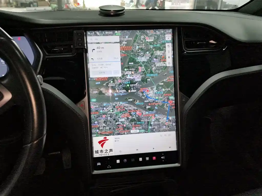 TESLA MODEL X