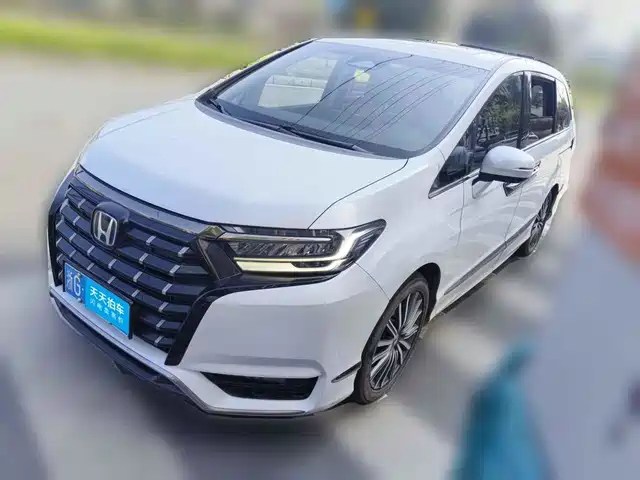 Honda Elysion 2024 2.0L e:HEV Luxury Edition — фото 1