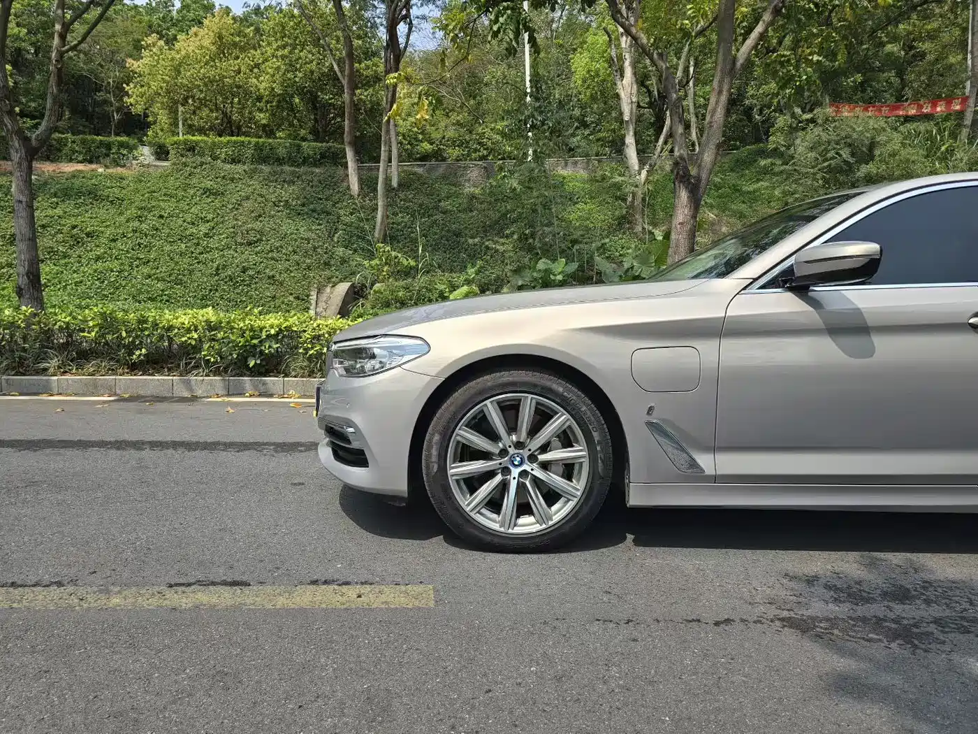BMW 5 Series New Energy 2019 530Le Luxury Package фото 3