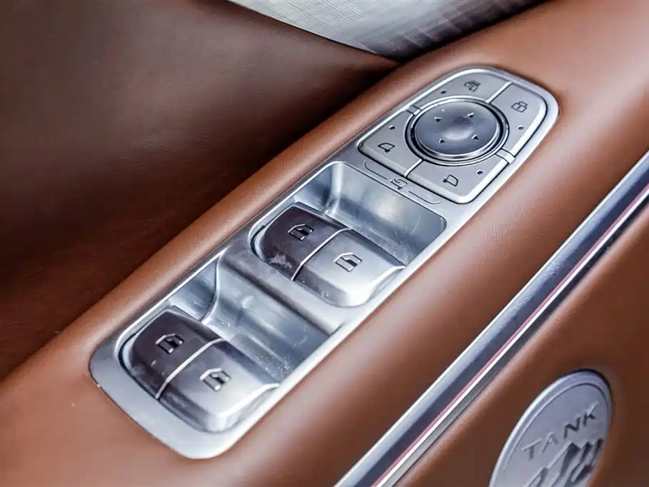 TANK TANK 700 NEW ENERGY