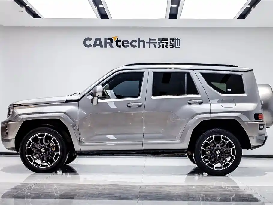 TANK TANK 700 NEW ENERGY