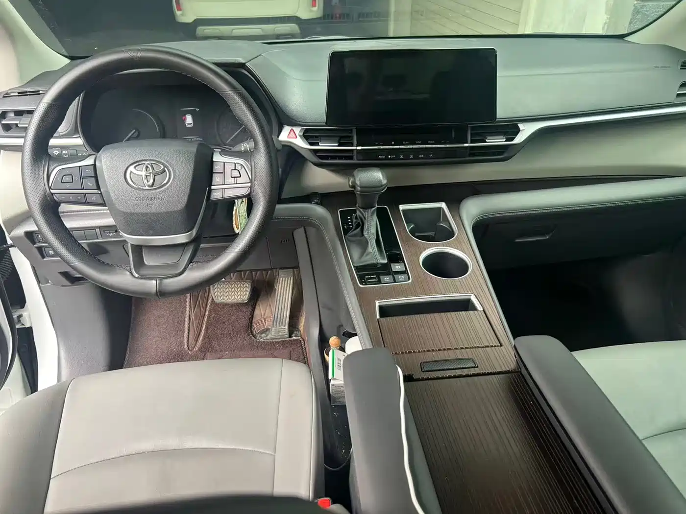 Toyota Granvia 2024 2024 2.5L Hybrid Comfort
