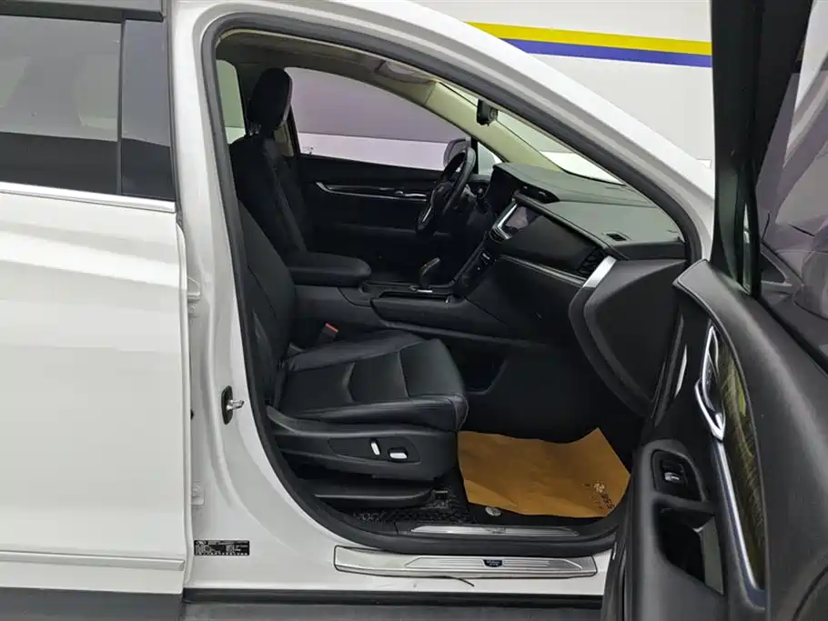 Cadillac XT5 2018 25T Luxury фото 8