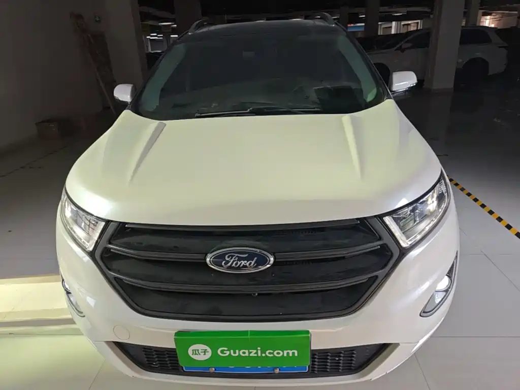 Photo 3 - Ford Edge