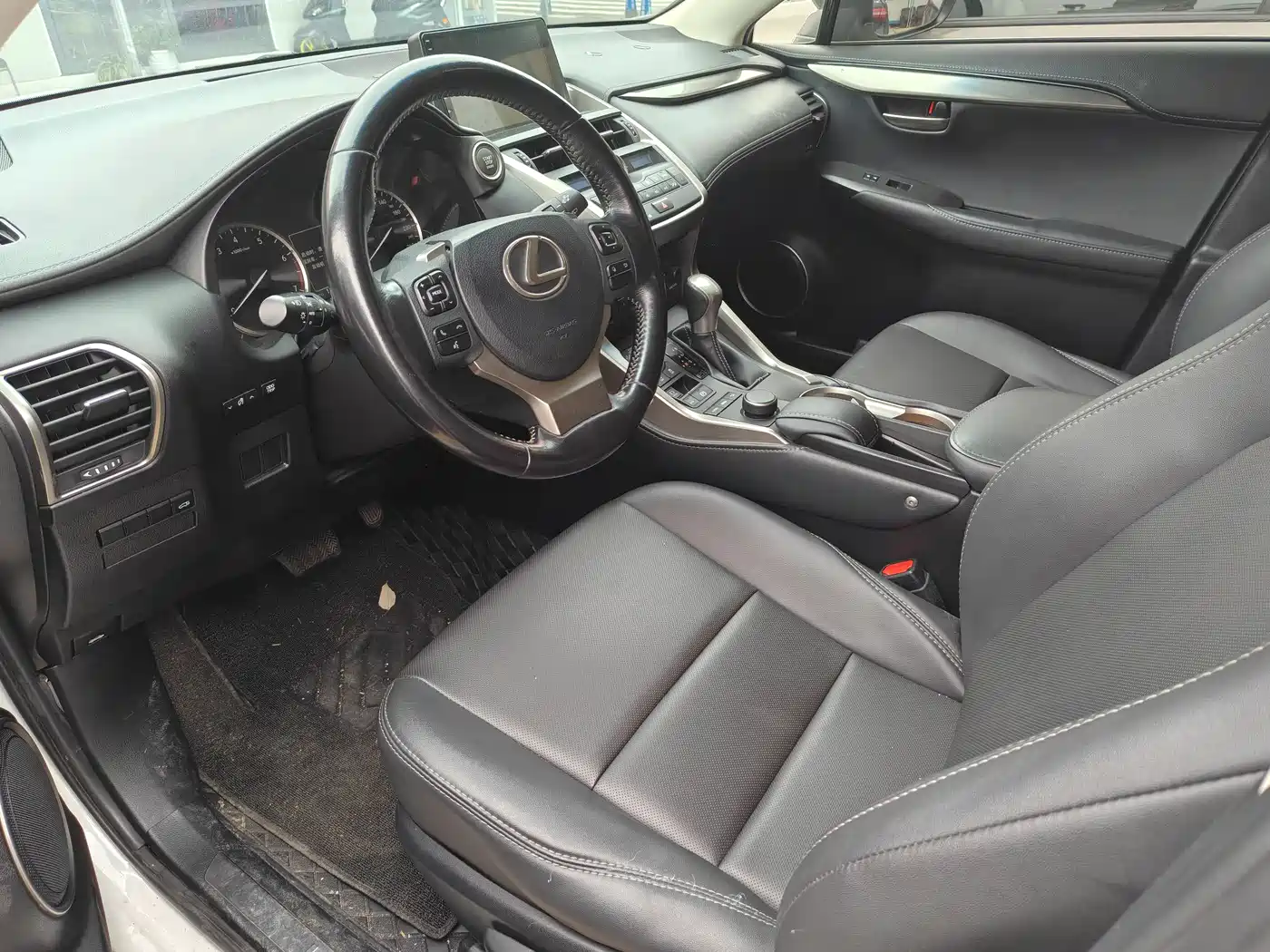 Lexus NX 2015 200 FWD Premium фото 4