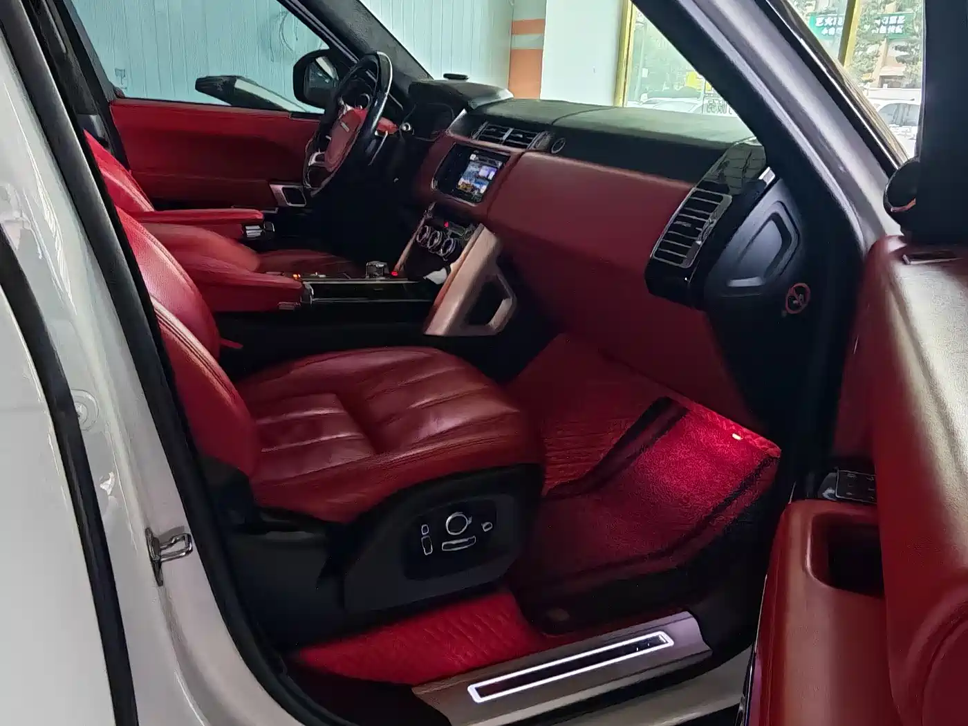 Land Rover Range Rover 2015 3.0 TDV6 Vogue фото 10